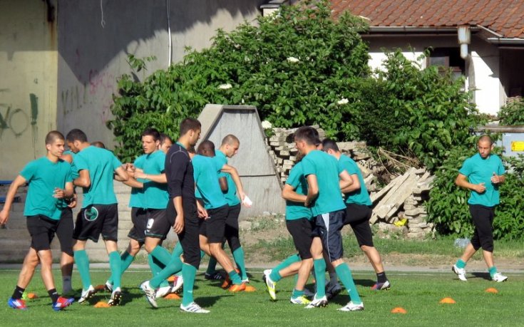 СНИМКИ: Черно море тренира на "Герена", в заниманието се включи и Хектор