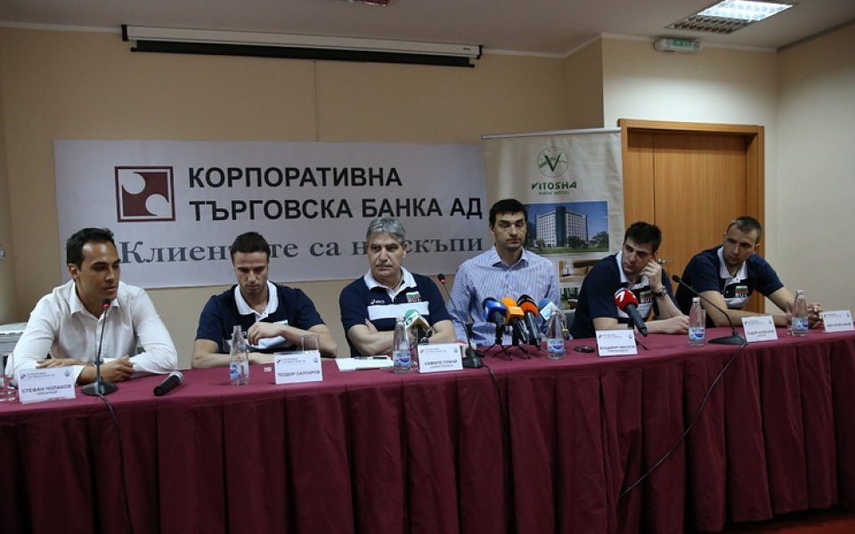 Волейболистите ни говорят вече само очи в очи