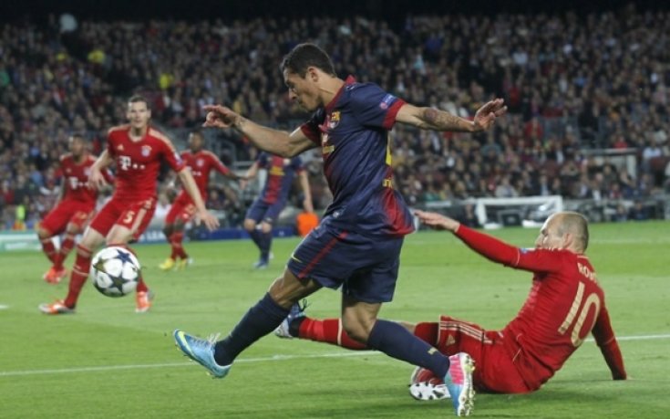 Адриано преподписа с Барселона