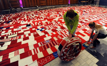 Феновете на Байерн направиха гигантски шал с 1,6 километра дължина