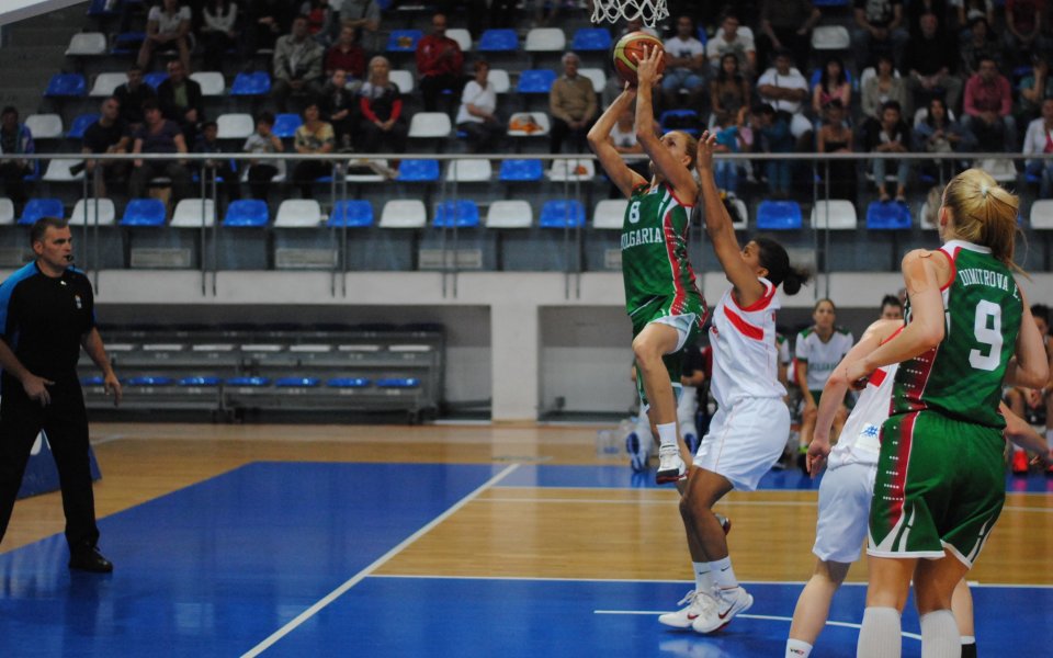 България срещу Полша за място във финала на квалификациите