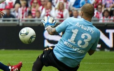 Президентът на Твенте: Михайлов има договор за още една година с нас