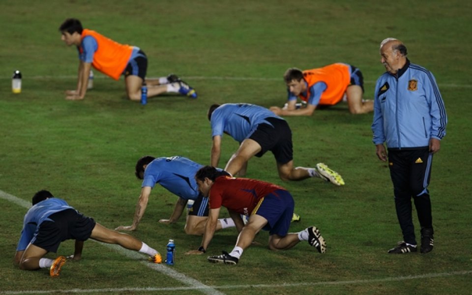 Обраха шестима от „ла фурия“, буболечки налазиха тима в хотела