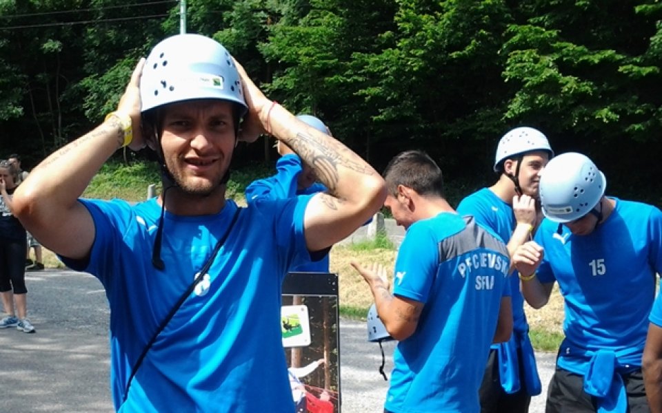 СНИМКИ: Сините правят тестове в зала, Старокин скача най-високо