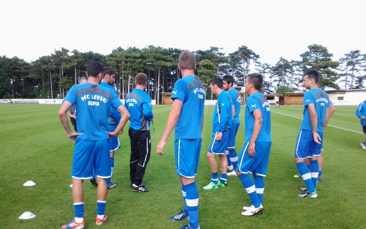 СНИМКИ: Двама българи вкараха за Амкар при победата над Левски