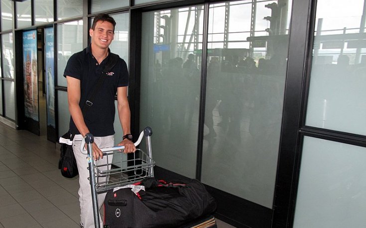 СНИМКИ: Бразилецът Флавио Паулино пристигна, ще бъде на тренировката на Локо Пд