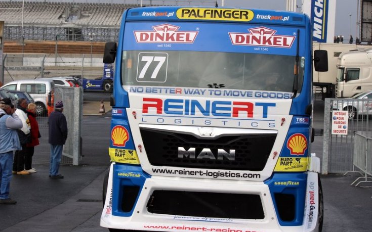 СНИМКИ: 24 часа на камионите в Льо Ман събира над 30 000, гледат и изрисувани кабини