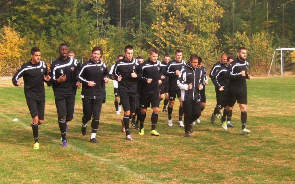 Локо Пд закри последното занимание преди мача със Славия