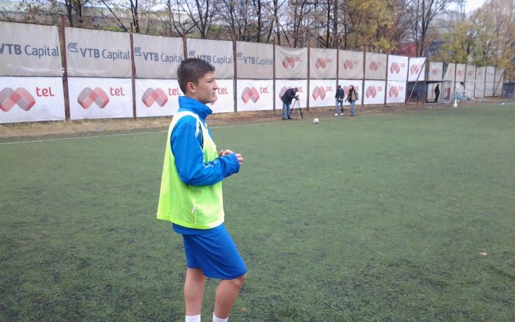 СНИМКИ: Нуно Пинто тренира с децата на Герена