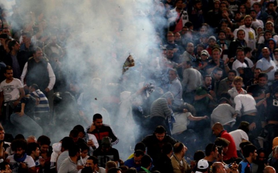 Наполи приема Арсенал без публика?