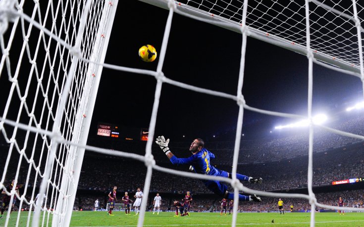 Пелегрини смята, че Валдес може да реши вратарския проблем на Ман Сити