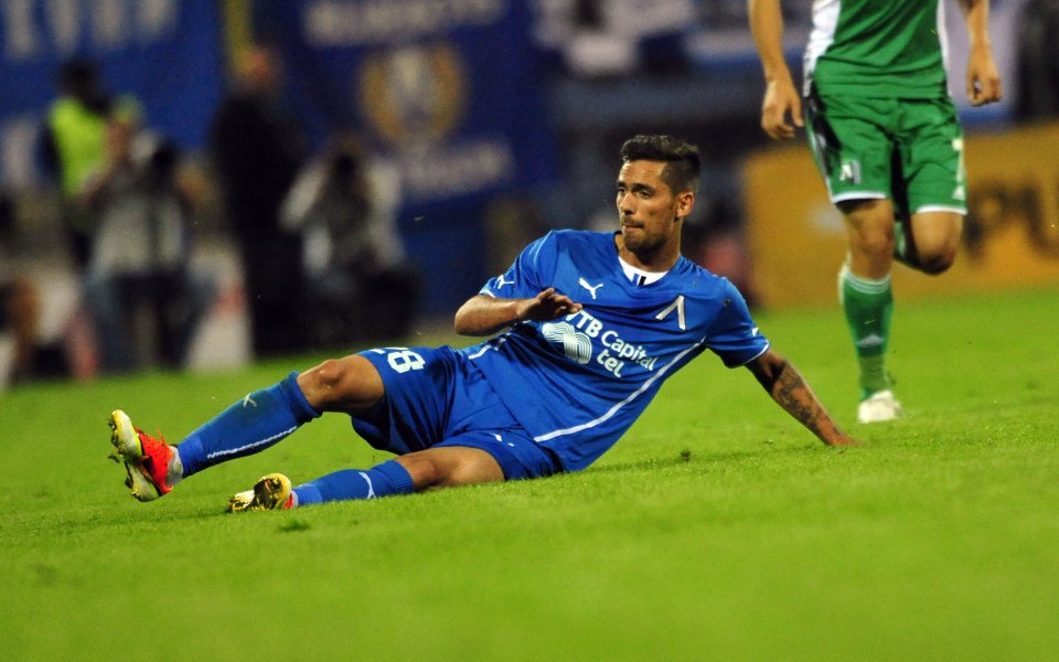 Тони Здравков прави рокади за дербито с ЦСКА