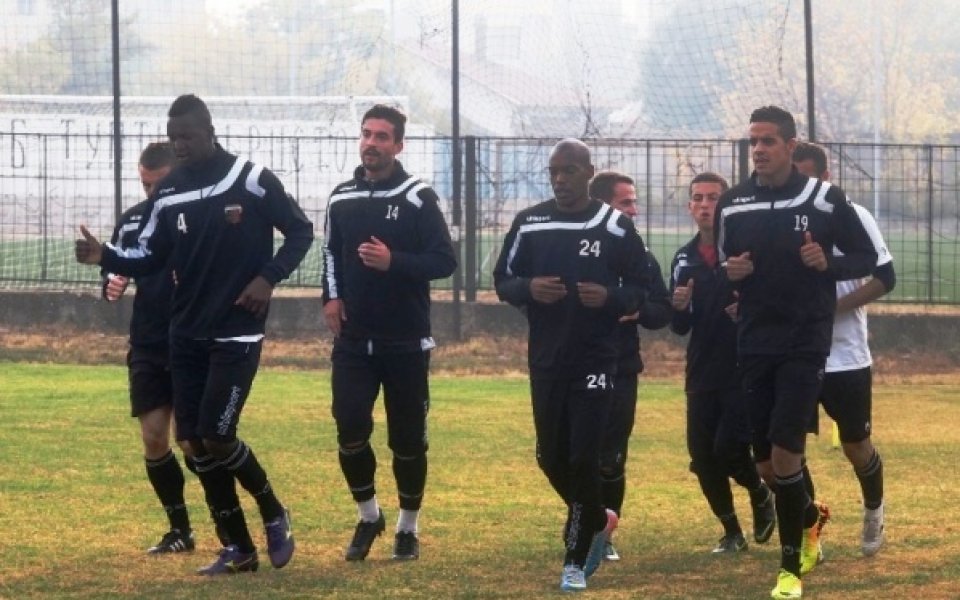 16-годишният Стоян Григоров в групата на Локо Пд за мача с Витоша