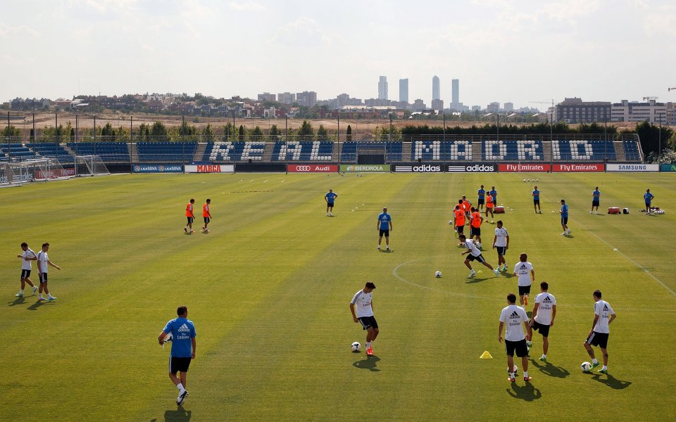 Реал Мадрид отвори базата си за феновете