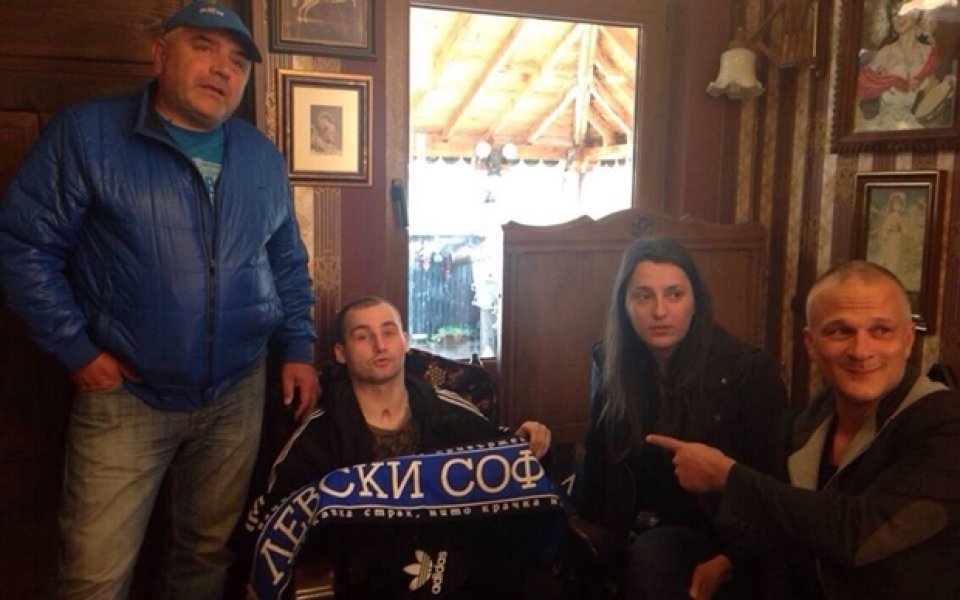 Сините фенове дариха 10 000 лева на Дарин