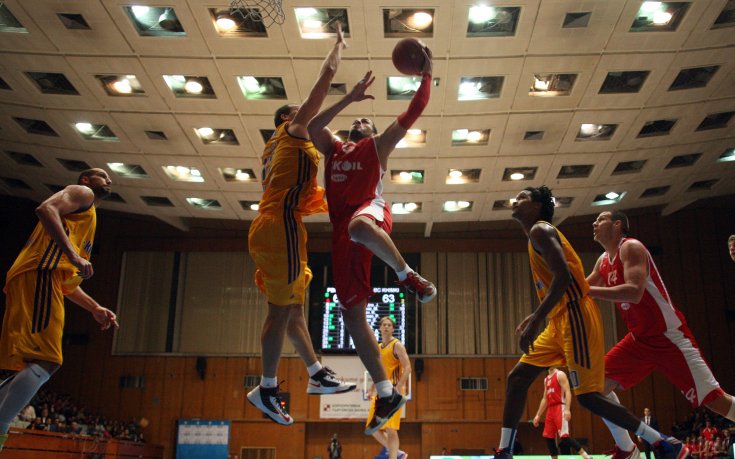 Класата на Химки спря полета на Лукойл