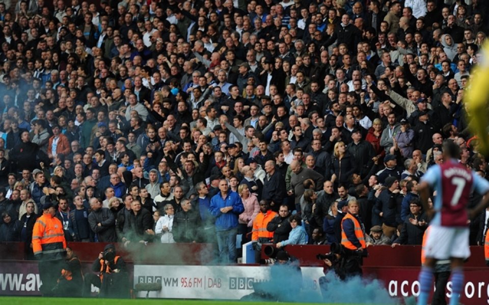 В Англия агитките ползват невръстни деца за пиротехнически „мулета“
