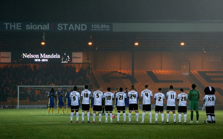 Висшата лига почита Нелсън Мандела с минута аплодисменти