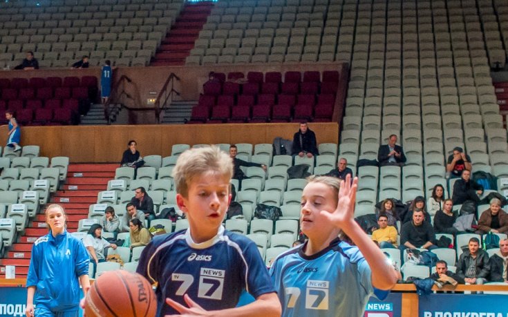 СНИМКИ: Коледеният турнир на Левски-Буба събра десетки деца в Универсиада