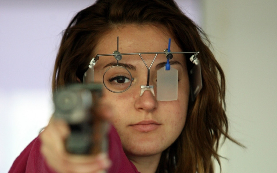 Спортният талант Кристиана Стоянова със злато от силния стрелкови турнир в Белград