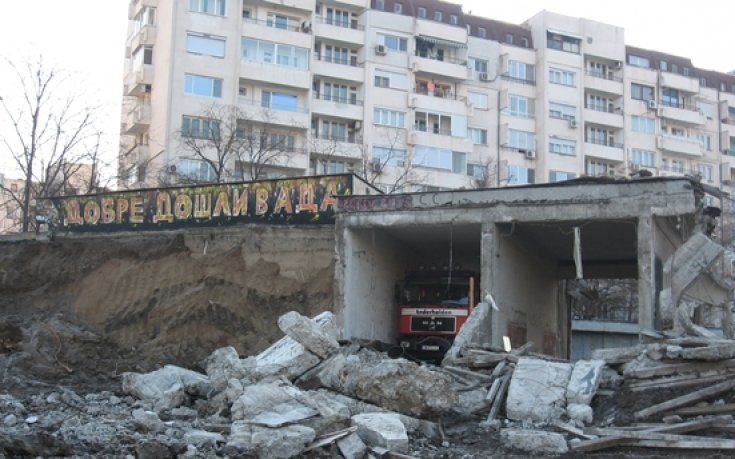 СНИМКИ: Реконструкцията на Колежа продължава