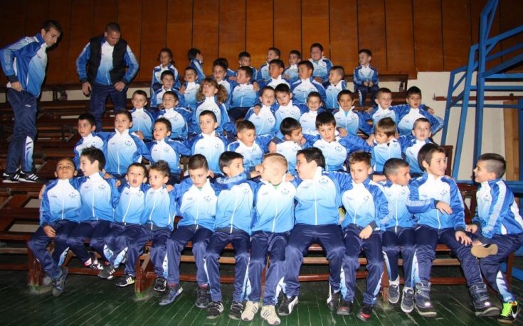 Футболен ас на Черноморец откри футболна академия