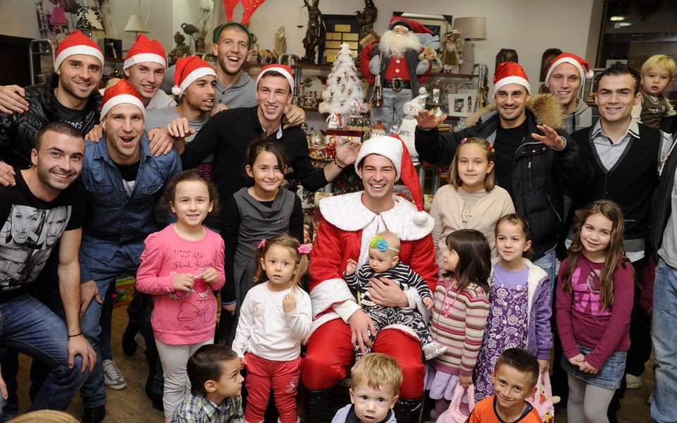 Футболният Дядо Коледа Симеон Славчев: Не спирайте да вярвате!