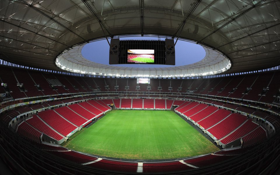 Най-скъпият стадион в Бразилия има проблем с покрива