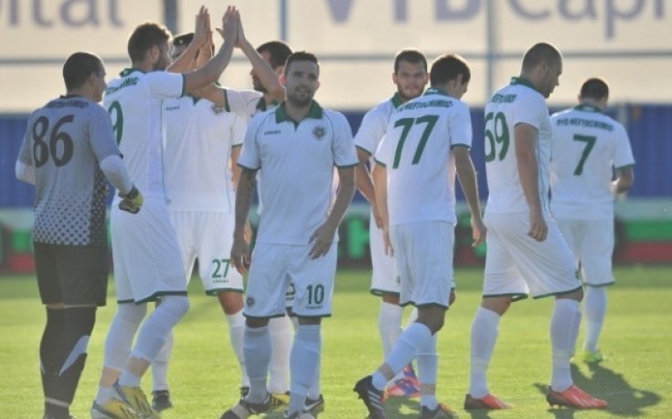 Подготовката на Нефтохимик на три етапа