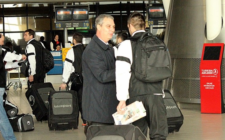 СНИМКИ: Сашо Станков и 9 футболисти тръгнаха за Испания, там ги чакат 5, останалите утре