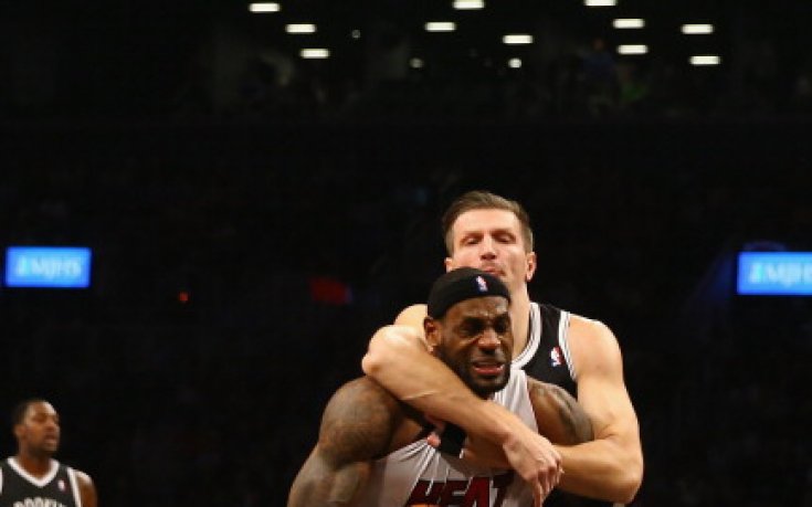 Бруклин наказа и Маями, с две продължения, за пета поредна победа