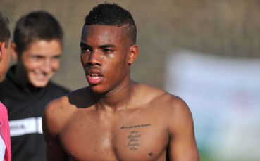 Гари Родригес отива в Уест Хем