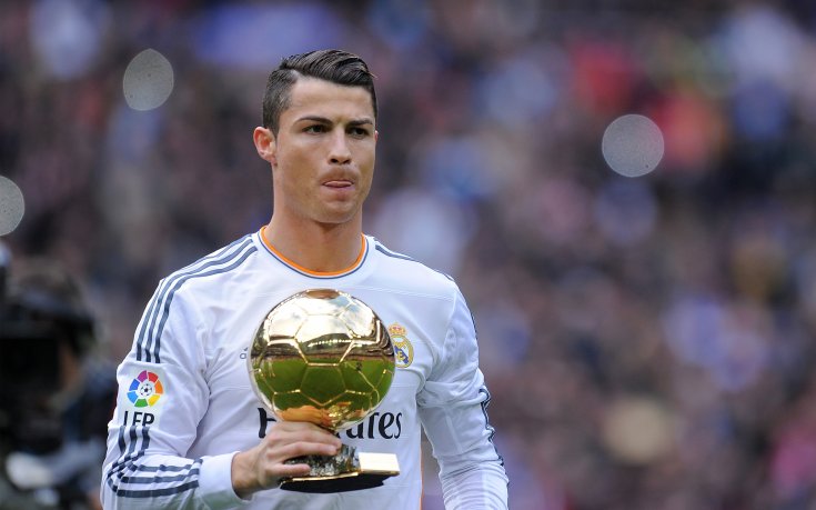 ВИДЕО: Роналдо сподели Златната топка с Бернабеу