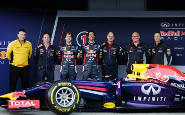 Ред Бул вдигна покривалото на RB10 в Херес