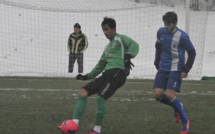 СНИМКИ: Берое разгроми аматьори в снежна приказка