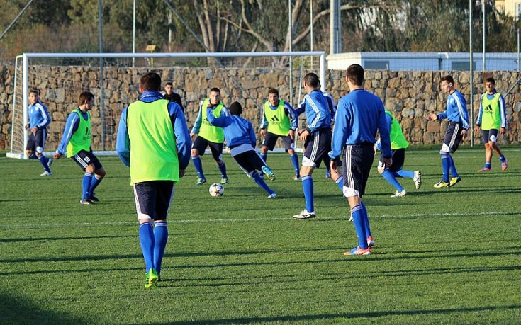 СНИМКИ: Любимец тренира, Войнов обяви за Gong.bg стартовия състав за мача с Оцелул
