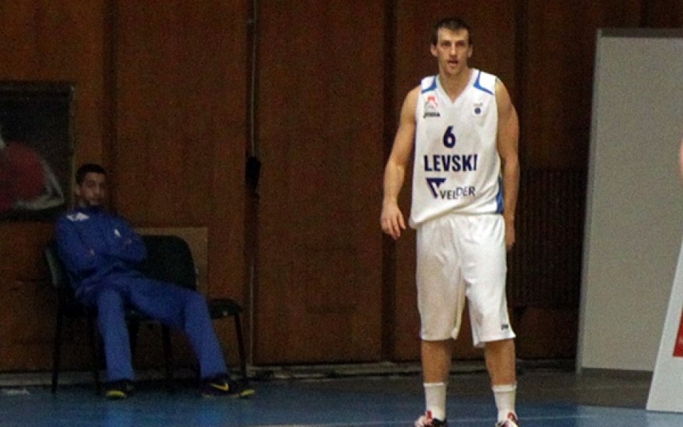 Сръбският гард на Левски се размина с по-тежка травма