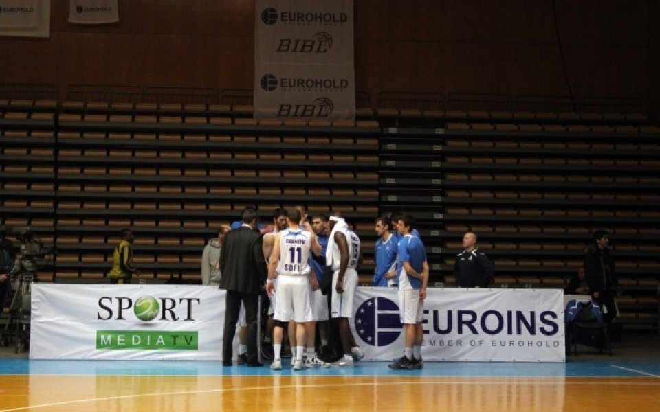 Напънът на Левски след почивката не стигна за обрат срещу Теодо