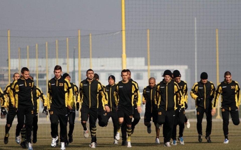 Ботев подновява тренировки в Пловдив в понеделник