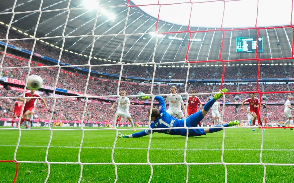 Байерн продължава с наказателната си акция в Германия