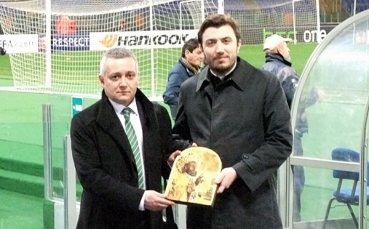 Български свещеник в Рим подари икона на Лудогорец