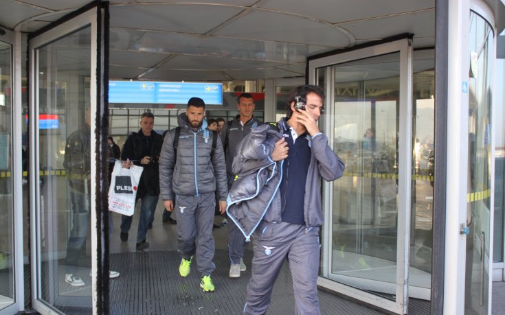 СНИМКИ: Играчите на Лацио обърнаха внимание на всеки фен в София