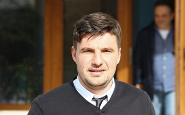 Бижутера помъдря с още една година