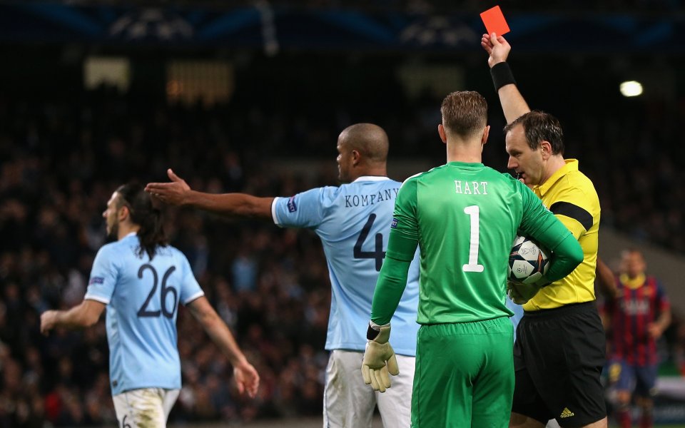 УЕФА изготвя предложение в полза на съдиите