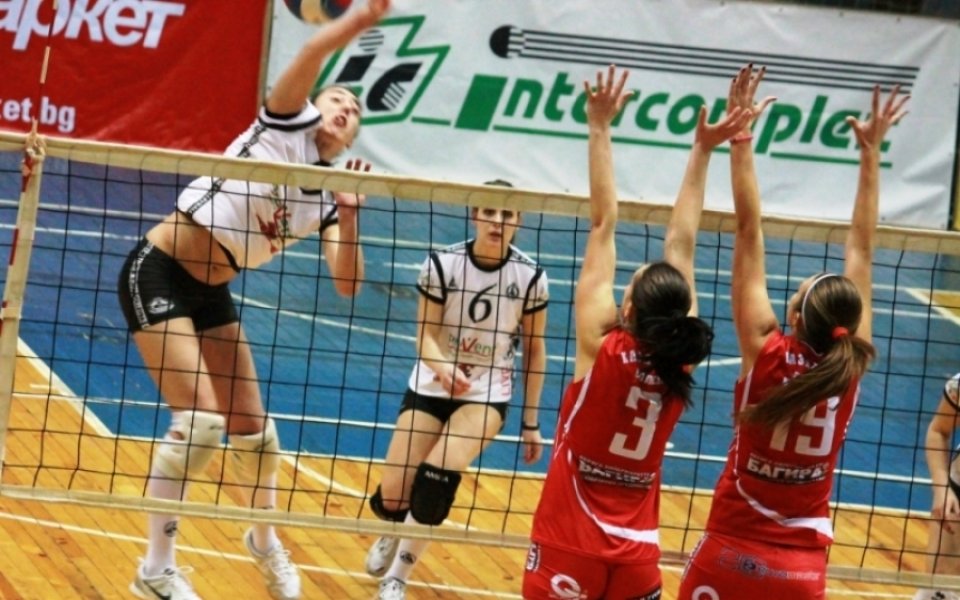 Четвъртфиналните волейболни двойки в плейофите при жените