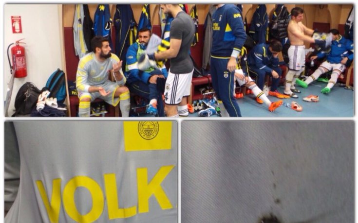 ВИДЕО: Пак екшън в Турция, целиха Фенербахче с факли и камъни