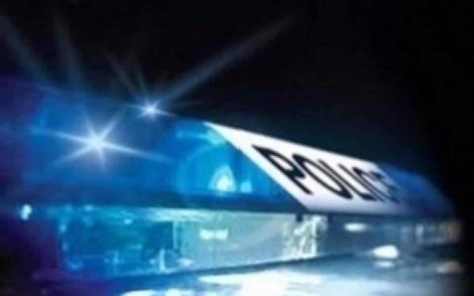 Мъж стреля по хора от къщата си в Лясковец, убит е полицай