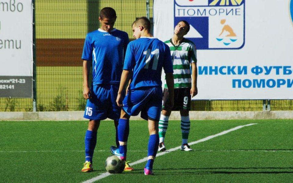 Юношите на Черноморец с нови два успеха