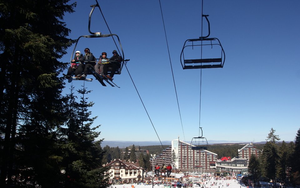 Зимният сезон в Боровец продължава с пълна сила