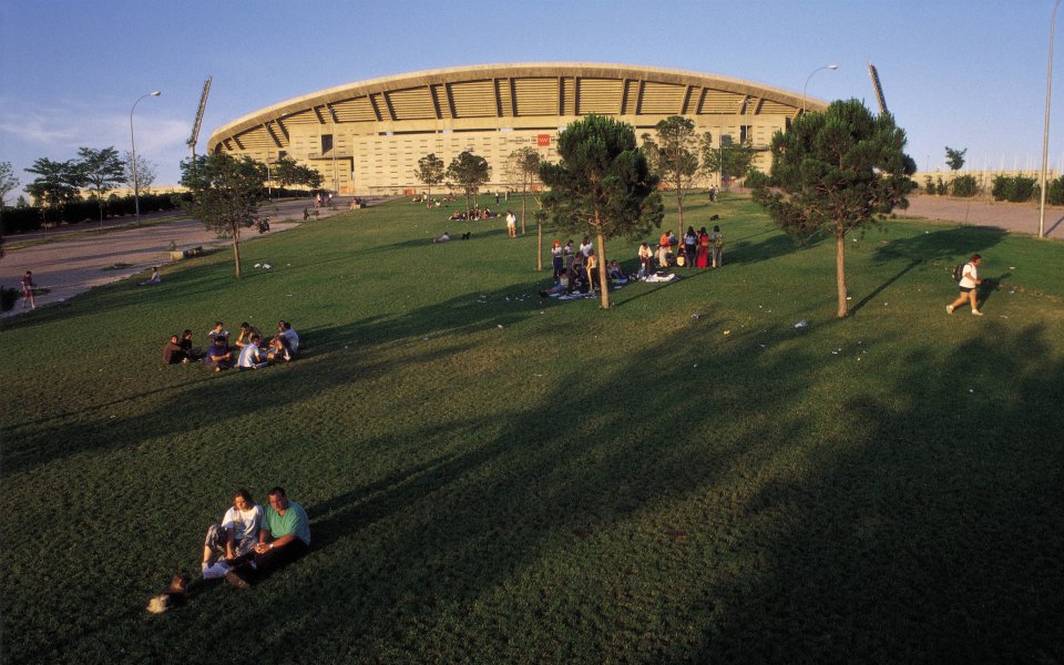 Етихад Еъруейз налива 215 милиона в Атлетико Мадрид